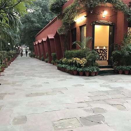 Hotel Sheela, 100M From Taj Mahal Agra  Bagian luar foto