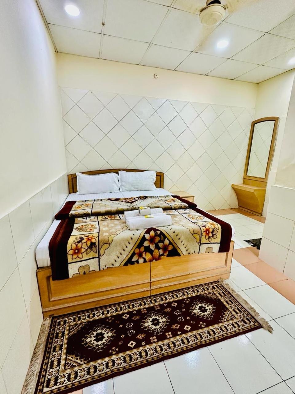 Hotel Sheela, 100M From Taj Mahal Agra  Bagian luar foto