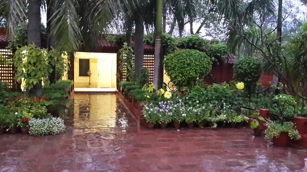 Hotel Sheela, 100M From Taj Mahal Agra  Bagian luar foto
