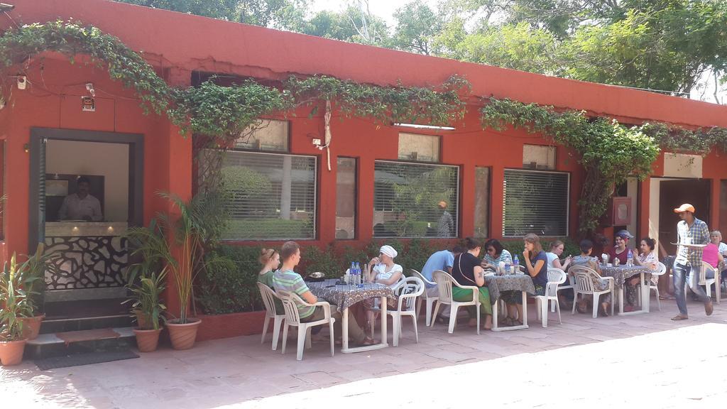 Hotel Sheela, 100M From Taj Mahal Agra  Bagian luar foto