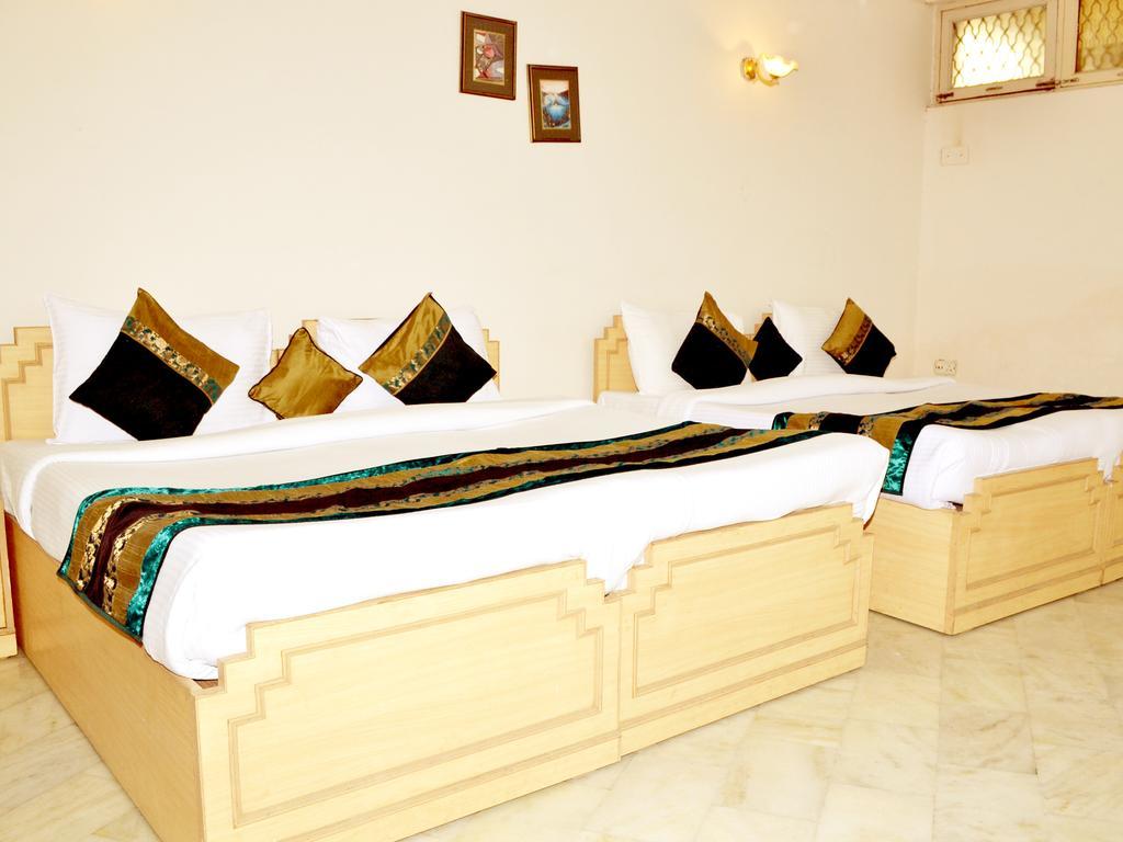 Hotel Sheela, 100M From Taj Mahal Agra  Bagian luar foto
