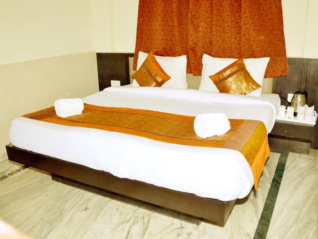 Hotel Sheela, 100M From Taj Mahal Agra  Bagian luar foto