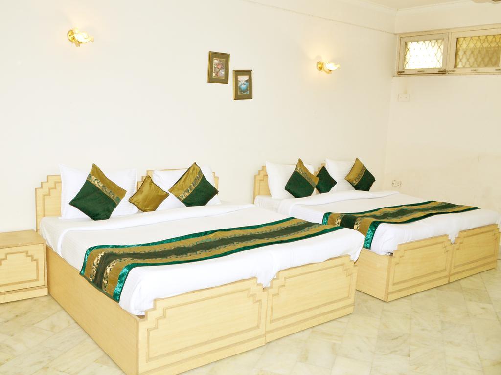 Hotel Sheela, 100M From Taj Mahal Agra  Bagian luar foto