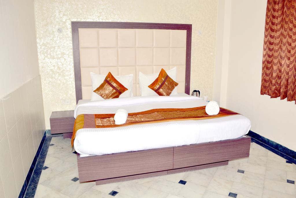 Hotel Sheela, 100M From Taj Mahal Agra  Bagian luar foto