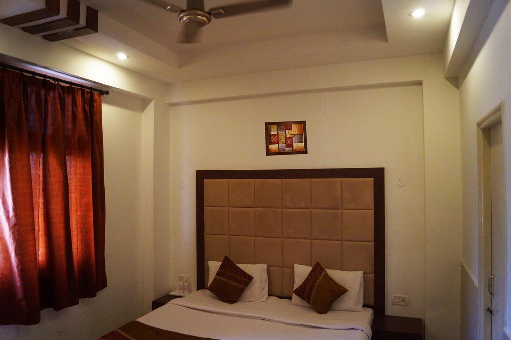 Hotel Sheela, 100M From Taj Mahal Agra  Bagian luar foto