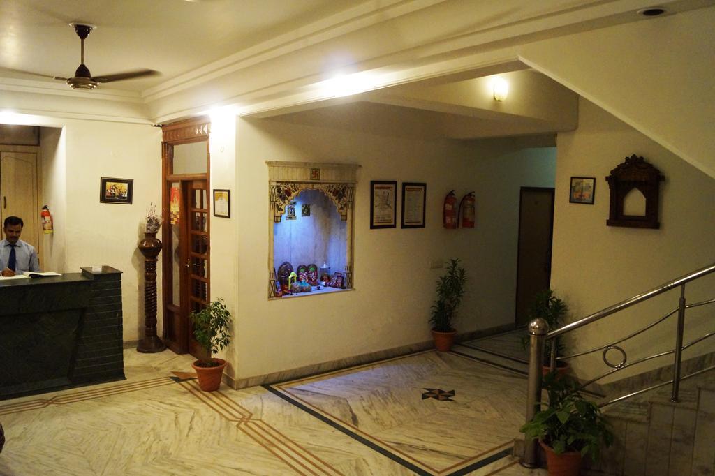 Hotel Sheela, 100M From Taj Mahal Agra  Bagian luar foto