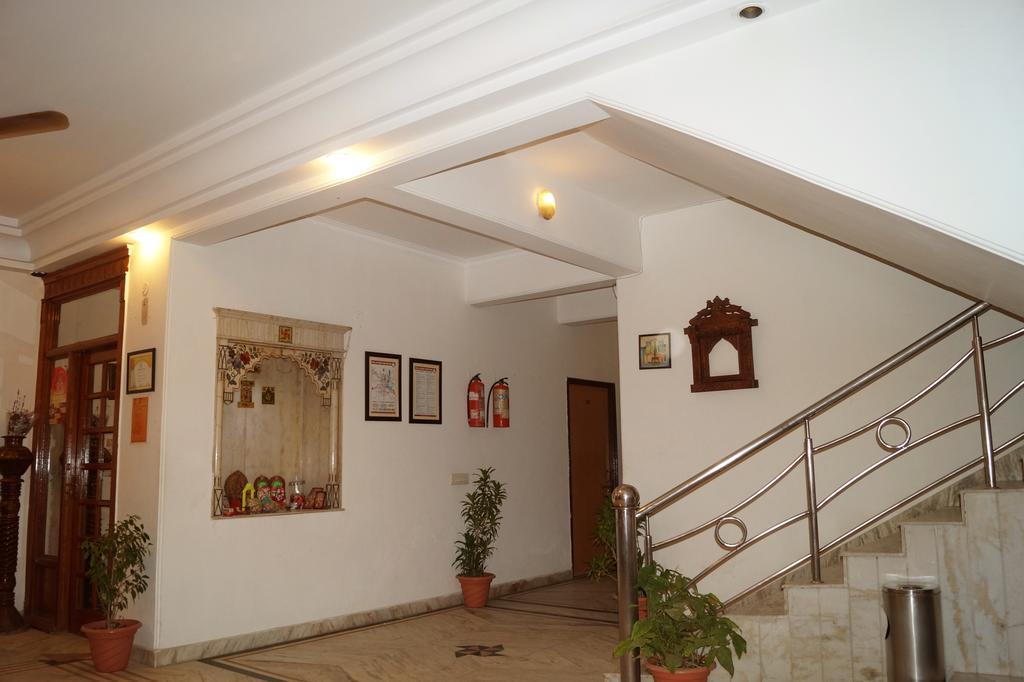 Hotel Sheela, 100M From Taj Mahal Agra  Bagian luar foto