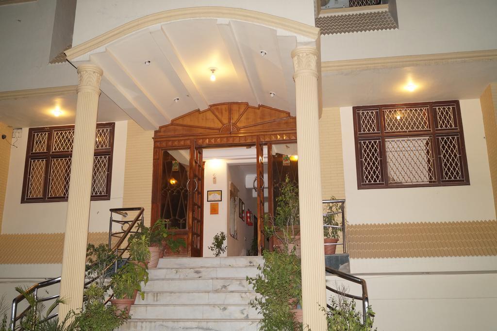 Hotel Sheela, 100M From Taj Mahal Agra  Bagian luar foto