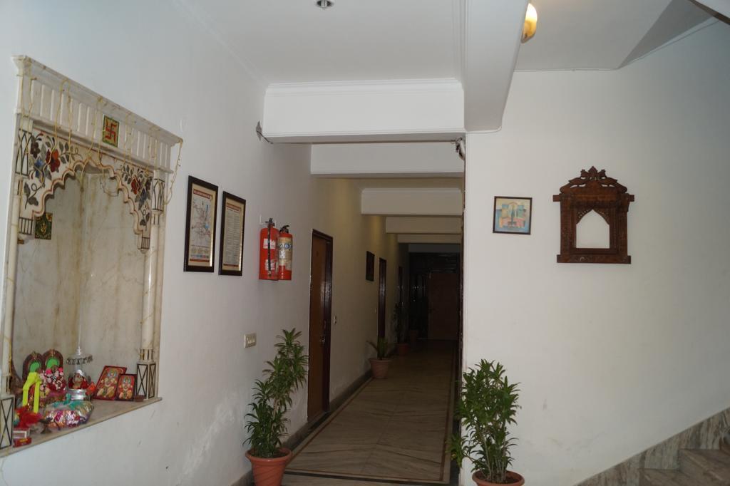 Hotel Sheela, 100M From Taj Mahal Agra  Bagian luar foto