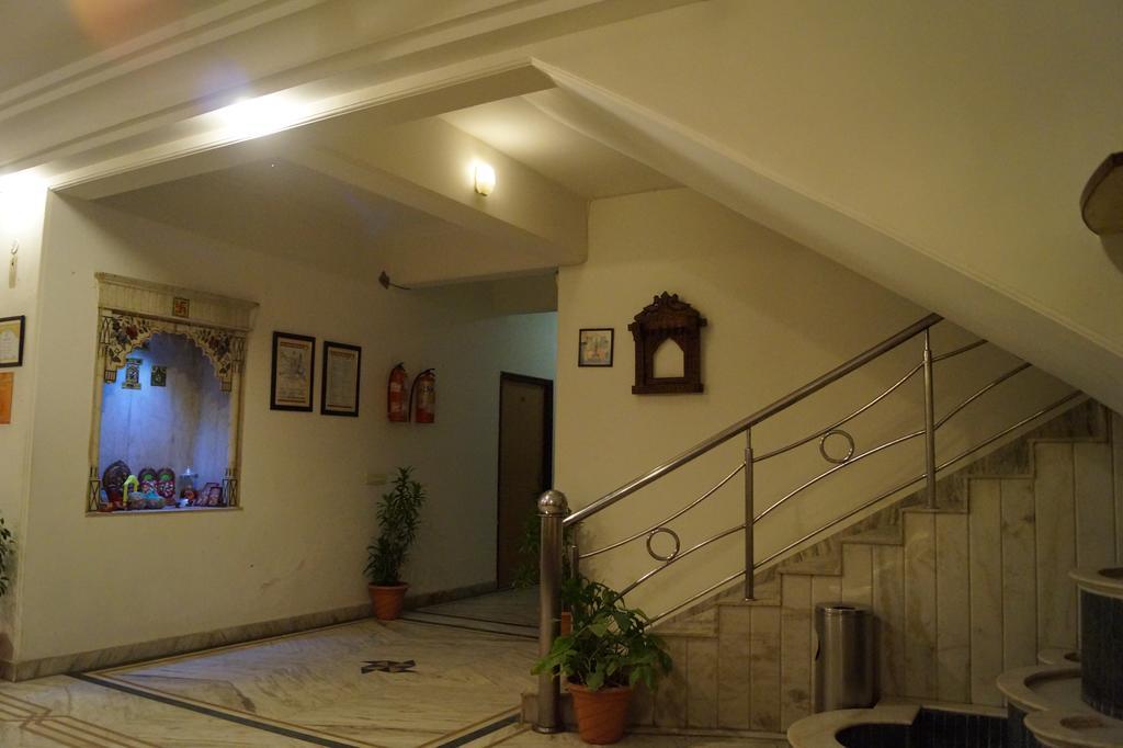 Hotel Sheela, 100M From Taj Mahal Agra  Bagian luar foto