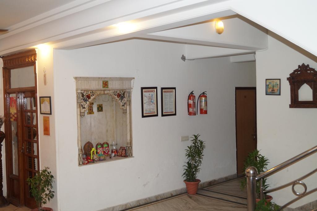 Hotel Sheela, 100M From Taj Mahal Agra  Bagian luar foto