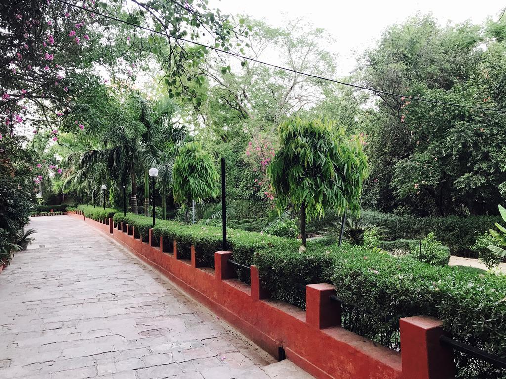 Hotel Sheela, 100M From Taj Mahal Agra  Bagian luar foto