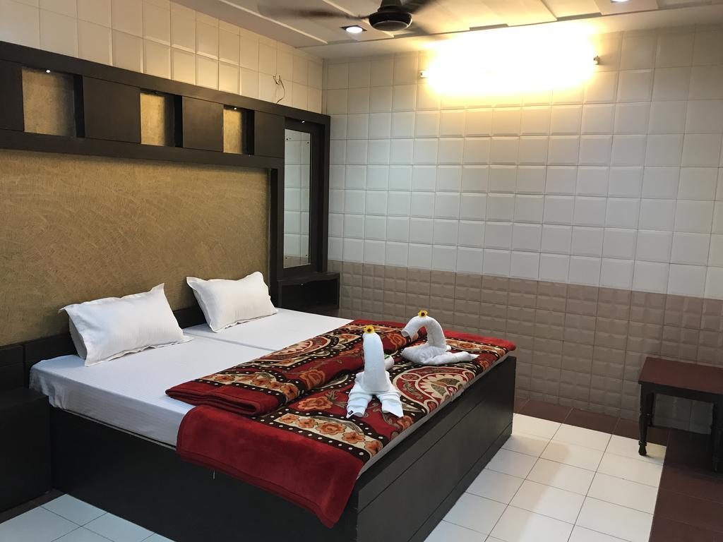 Hotel Sheela, 100M From Taj Mahal Agra  Bagian luar foto