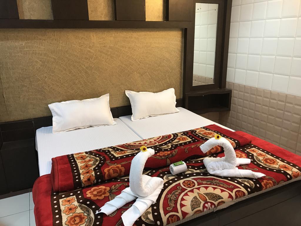Hotel Sheela, 100M From Taj Mahal Agra  Bagian luar foto