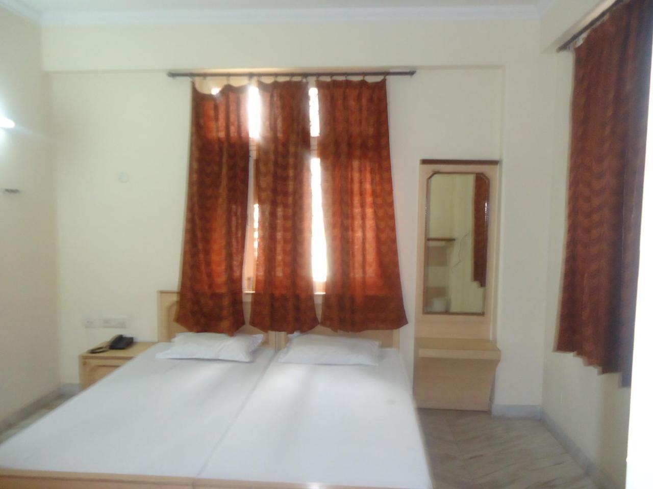 Hotel Sheela, 100M From Taj Mahal Agra  Ruang foto