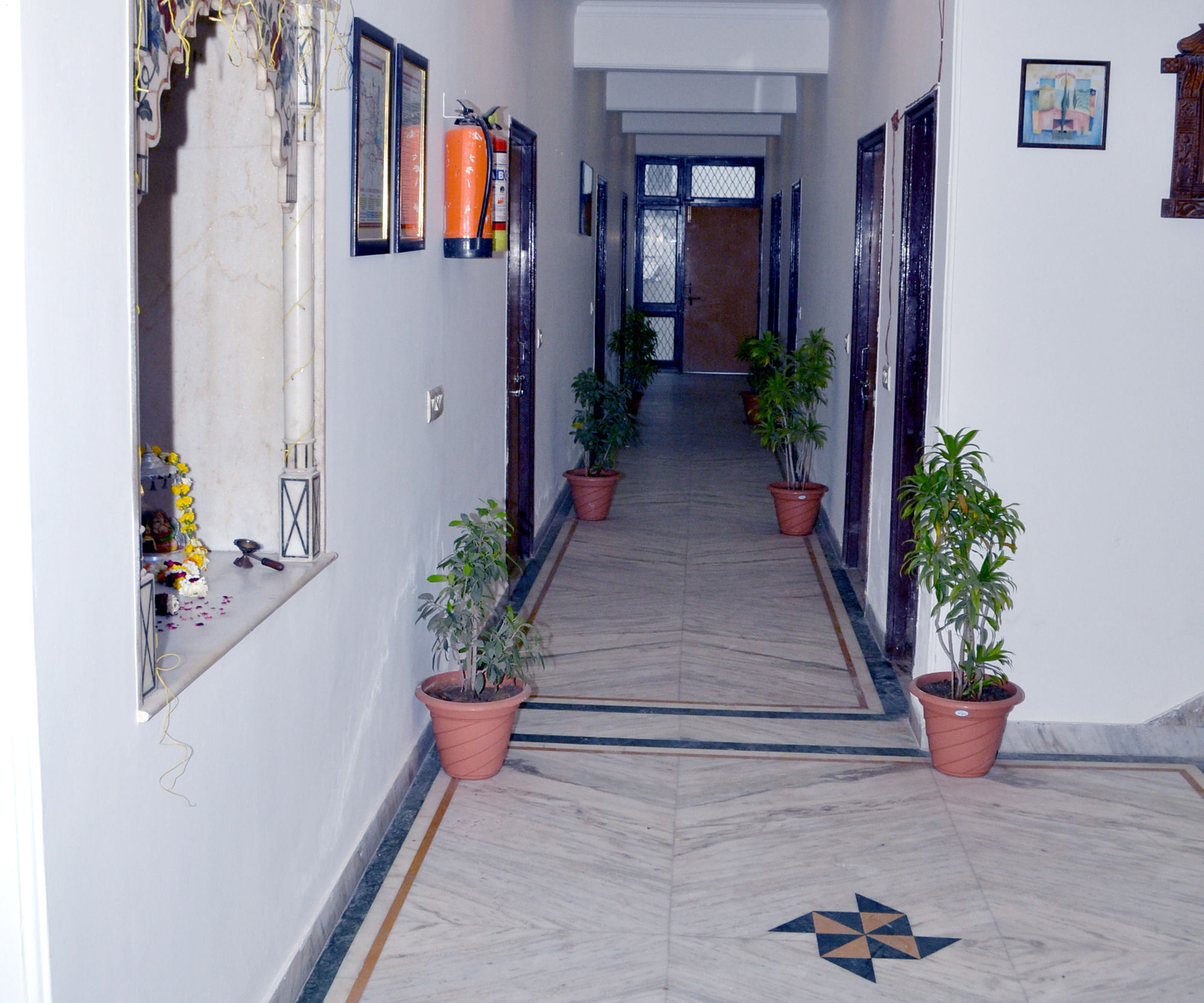 Hotel Sheela, 100M From Taj Mahal Agra  Bagian luar foto
